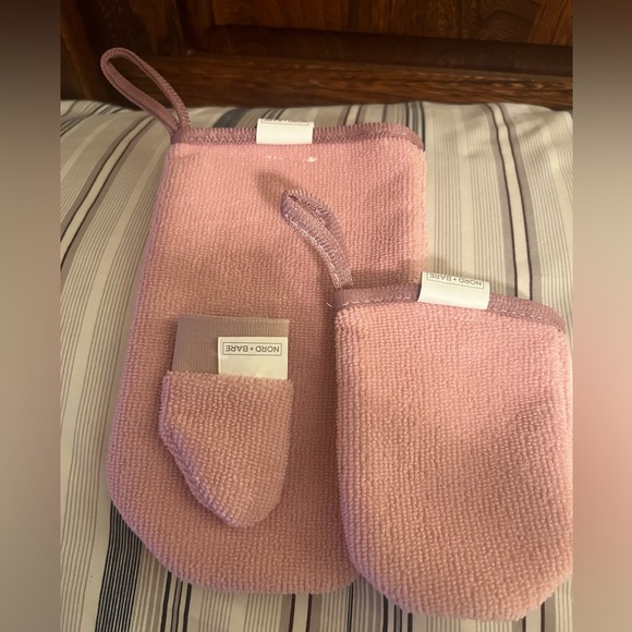 Nord + Bare 3 Reusable 100% Microfiber Skincare Mitts, new in reusable bag - Picture 2 of 10